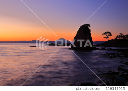 [神奈川縣]秋穀立石和富士山的夜景 119353915