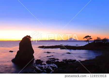 [神奈川縣]秋穀立石和富士山的夜景 119353918