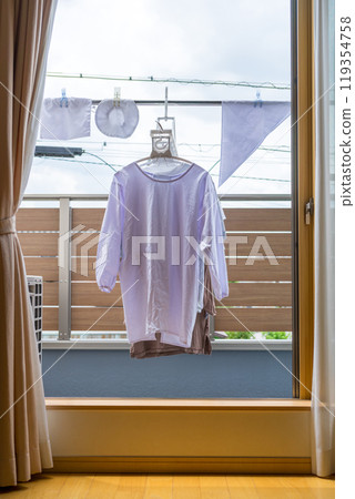 清洗學校午餐時帶回家的校服 119354758