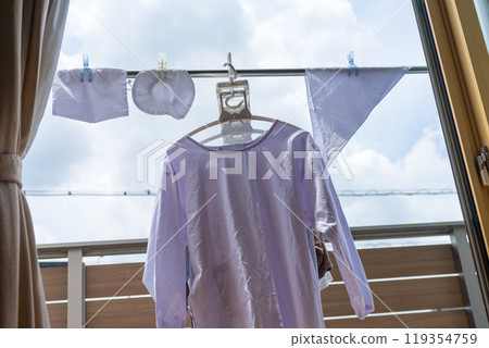 清洗學校午餐時帶回家的校服 清洗學校午餐時帶回家的校服 119354759