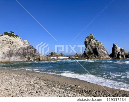 The blue sea and sky of Jodogahama 119357284