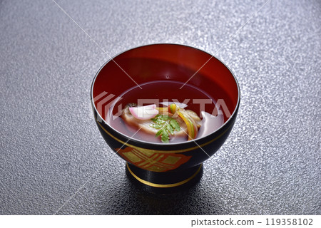 日式碗裡的湯 119358102