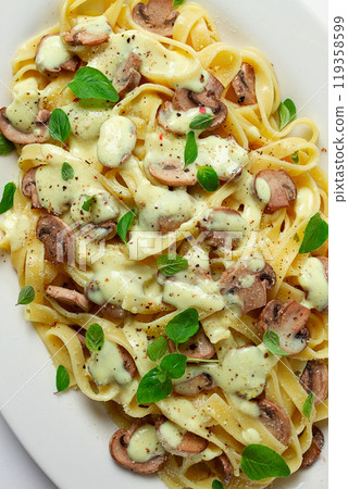 fettuccine with champignons, basil, in cream sauce, homemade, no people, fettuccine with champignons, basil, in cream sauce, homemade, no people, 119358599