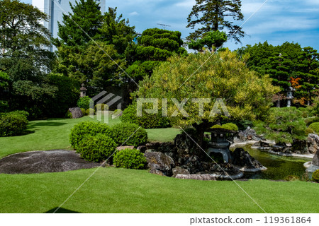 豪華宅邸伊藤傳右衛門住宅的夏季花園（福岡縣） 119361864