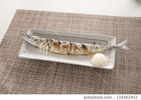 Salami grilled saury 119362452