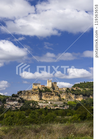 Chateau de Beynac castle, Beynac-et-Cazenac, Dordogne departement, France Chateau de Beynac castle, Beynac-et-Cazenac, Dordogne departement, France 119363658