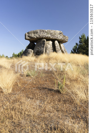 Dolmen Anta de Fonte Coberta near Alijo, Vila Cha, Portugal Dolmen Anta de Fonte Coberta near Alijo, Vila Cha, Portugal 119363817