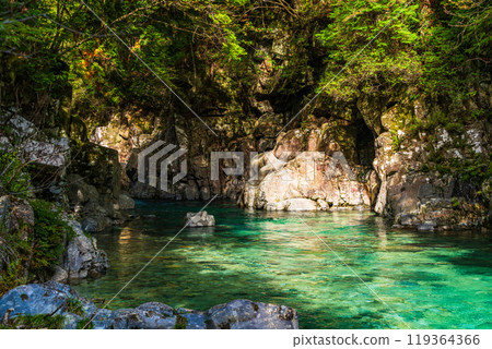 [Nagano Prefecture] Atera Valley, near Rokudan Falls 119364366