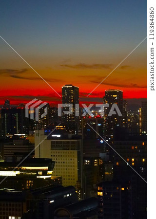 大阪, 大阪的黃昏, 大阪的日落, 魔法時刻大阪, 大阪中央區, 大阪, 大阪灣的日落 大阪, 大阪的黃昏, 大阪的日落, 魔法時刻大阪, 大阪中央區, 大阪, 大阪灣的日落 119364860