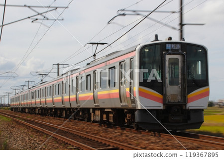 Shin-Etsu Main Line E129 series (6-car train: Nagaoka⇔Niigata) 119367895