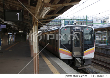 Echigo Line E129 series (Yoshida⇔Niigata) Echigo Line E129 series (Yoshida⇔Niigata) 119368096
