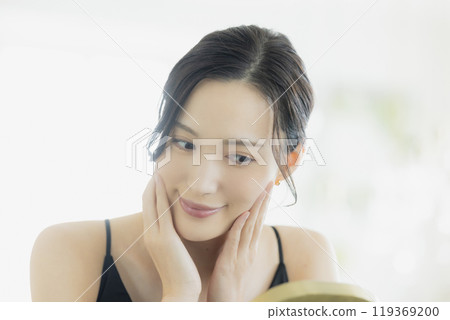 年輕女性的美麗形象 年輕女性的美麗形象 119369200