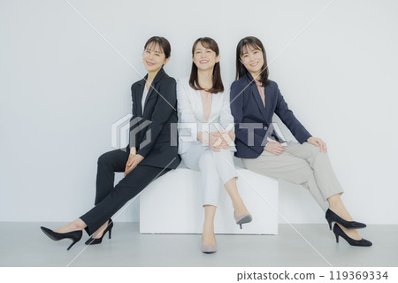 Young business woman working in the office 119369334