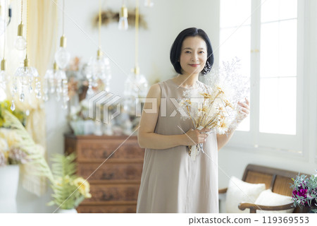 中年女性美麗形象 119369553