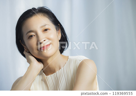 Beauty image of middle-aged women Beauty image of middle-aged women 119369555