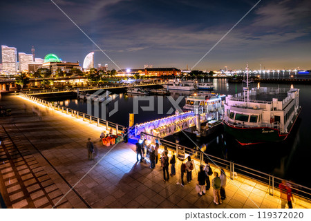 日本橫濱城市景觀 - 橫濱碼頭象之花觀光船碼頭俯瞰夢濱屋港未來夜景 = 10 月 11 日 日本橫濱城市景觀 - 橫濱碼頭象之花觀光船碼頭俯瞰夢濱屋港未來夜景 = 10 月 11 日 119372020
