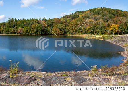 群馬縣沼田市秋季的坦原湖 群馬縣沼田市秋季的坦原湖 119378220