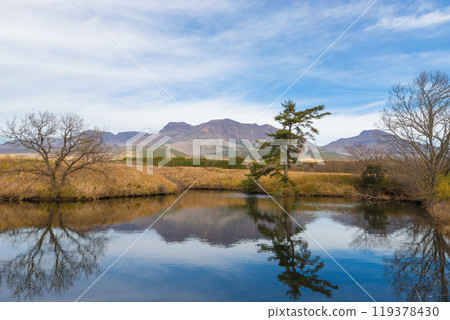 Pond and reflections at Kuju Plateau (Kuju Plateau, Taketa City, Oita Prefecture) 119378430