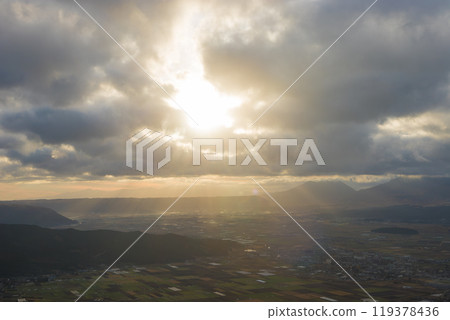 Morning light in Aso (Aso, Kumamoto Prefecture) 119378436