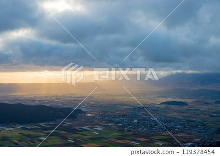 Morning glow in Aso (Aso, Kumamoto Prefecture) Morning glow in Aso (Aso, Kumamoto Prefecture) 119378454