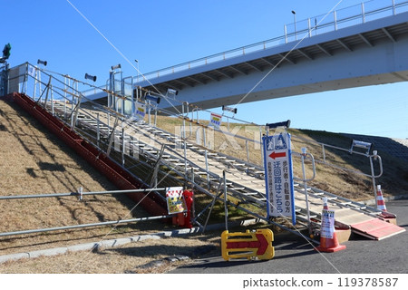 江戶川洩洪道河床上的施工現場 119378587