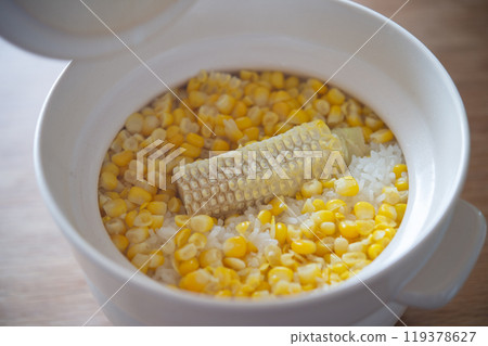 玉米飯用砂鍋煮 玉米飯用砂鍋煮 119378627