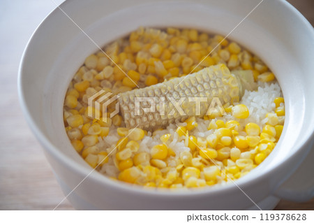 玉米飯用砂鍋煮 玉米飯用砂鍋煮 119378628