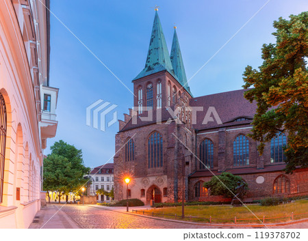 St. Nicholas Church in the historic Nikolaiviertel district, Berlin, Germany 119378702