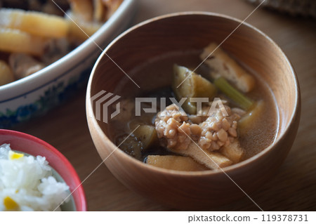 Natto miso soup (Komatsuna, fried tofu, eggplant, crushed natto) 119378731
