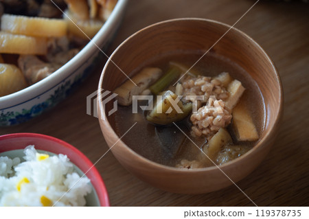 納豆味噌湯（小松菜、炸豆腐、茄子、引割納豆） 119378735