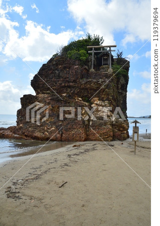 Bentenjima (beach of Inasa / Izumo-shi Osamu-cho, Shimane prefecture) 119379694