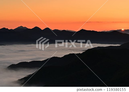 Sea of clouds from the ruins of Tanba Takami Castle 119380155