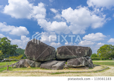 Ishibutai Kofun shining against the clear blue autumn sky Ishibutai Kofun shining against the clear blue autumn sky 119381183