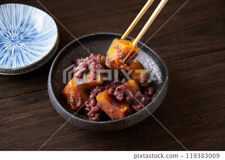 Simmered cousin of pumpkin 119383009