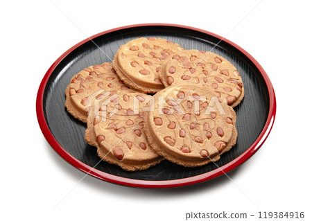 Nanbu Senbei, a traditional snack from the Tohoku region 119384916