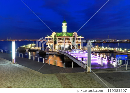 [Kanagawa Prefecture] Illuminations at Pukarisanbashi Bridge (Yokohama Minatomirai Seaside Station) 119385207