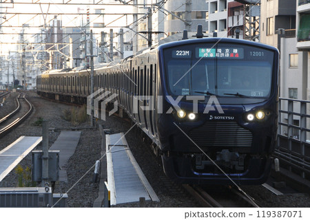 直達JR埼京線:相鐵本線12000系列列車(停靠站:新宿⇔海老名) 直達JR埼京線:相鐵本線12000系列列車(停靠站:新宿⇔海老名) 119387071