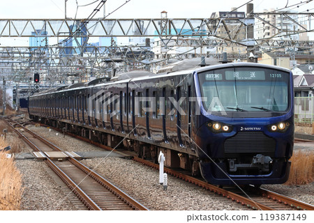 Direct to JR Saikyo Line: Sotetsu Main Line 12000 Series train (train bound for Ikebukuro) Direct to JR Saikyo Line: Sotetsu Main Line 12000 Series train (train bound for Ikebukuro) 119387149