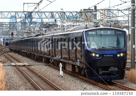 直接連接JR埼京線：相鐵本線12000系列列車（開往池袋的列車） 119387150