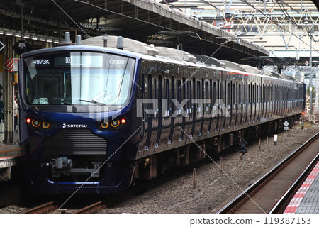 直接連接JR埼京線：相鐵本線12000系列列車（開往池袋的列車） 119387153