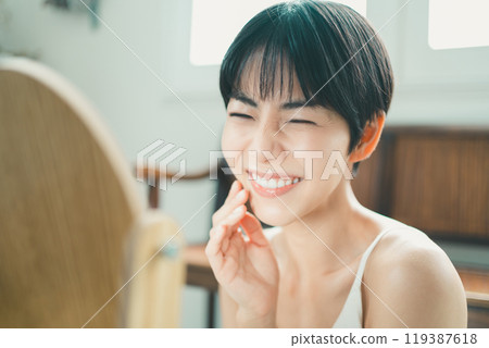 照鏡子的女人 119387618