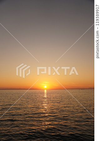 在海上日落 119389917