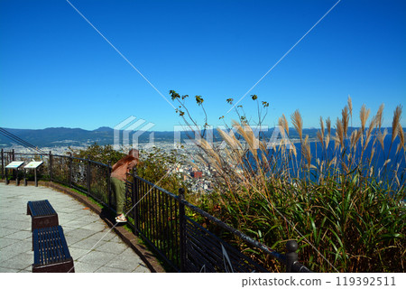 天氣晴朗時，函館山的壯麗景色 119392511