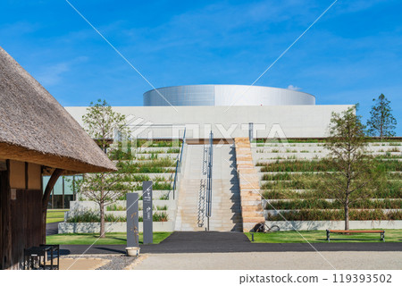豐田市立博物館矗立在一座小山上,俯瞰豐田市容(愛知縣豐田市) 豐田市立博物館矗立在一座小山上,俯瞰豐田市容(愛知縣豐田市) 119393502