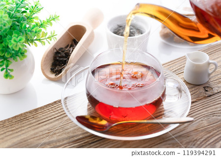 在透明茶杯中享用茶(熱茶) 在透明茶杯中享用茶(熱茶) 119394291
