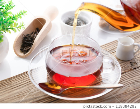 在透明茶杯中享用茶（熱茶） 119394292
