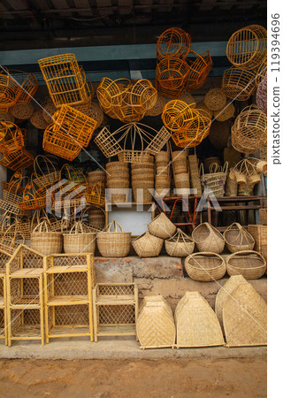 small rattan workshop-shop 119394696