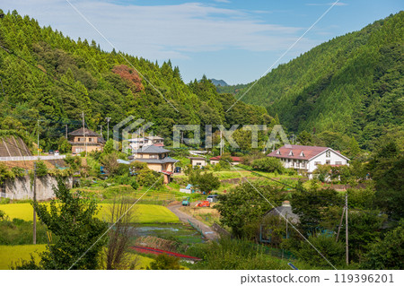 Village scenery of Doshi Village in early autumn 119396201