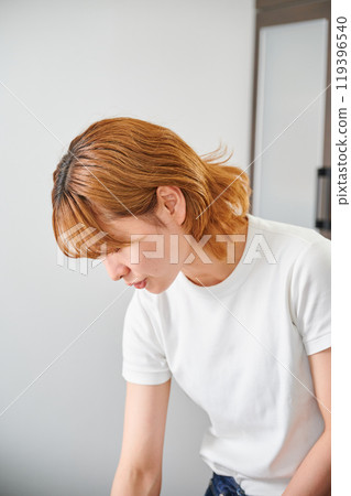 女人打開櫥櫃，家庭主婦，家務，烹飪，清理 119396540