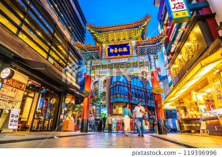 Yokohama cityscape in Japan in October. Popular with couples. View of Yokohama Chinatown and Zenrinmon Gate on the 11th 119396996